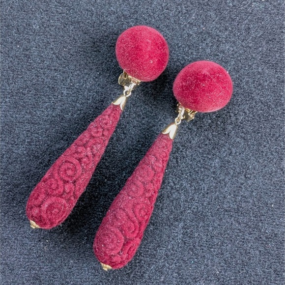 Vintage 80s Earrings Long Statement Red Burgundy Velvet With Clips - Picture 6 of 6